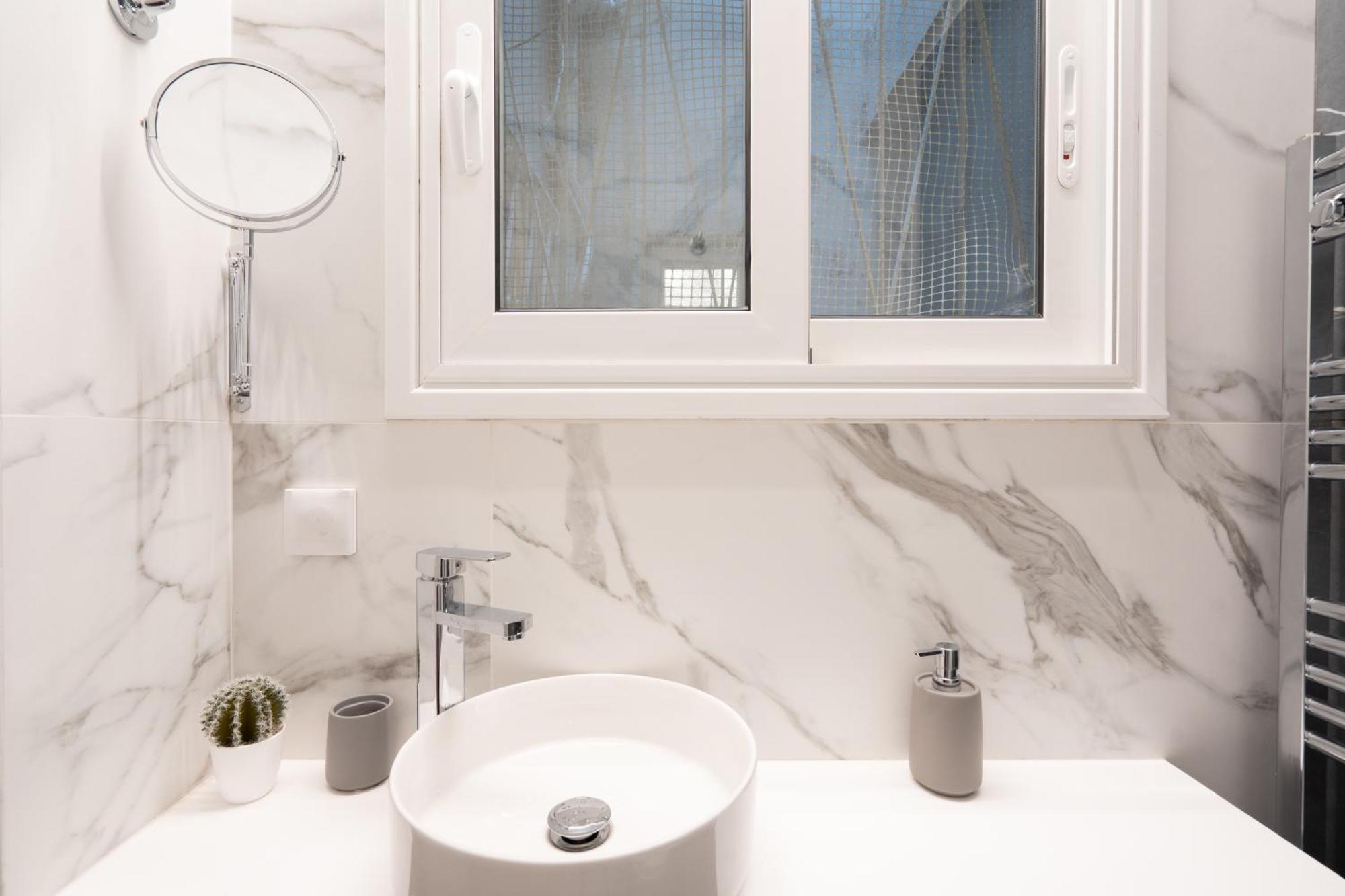Exclusive And Deluxe Apartment In Athens City Bagian luar foto